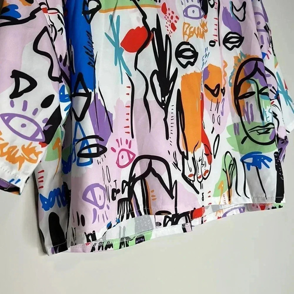 SHEIN Curve Grapic Print Top - Picture 8 of 9